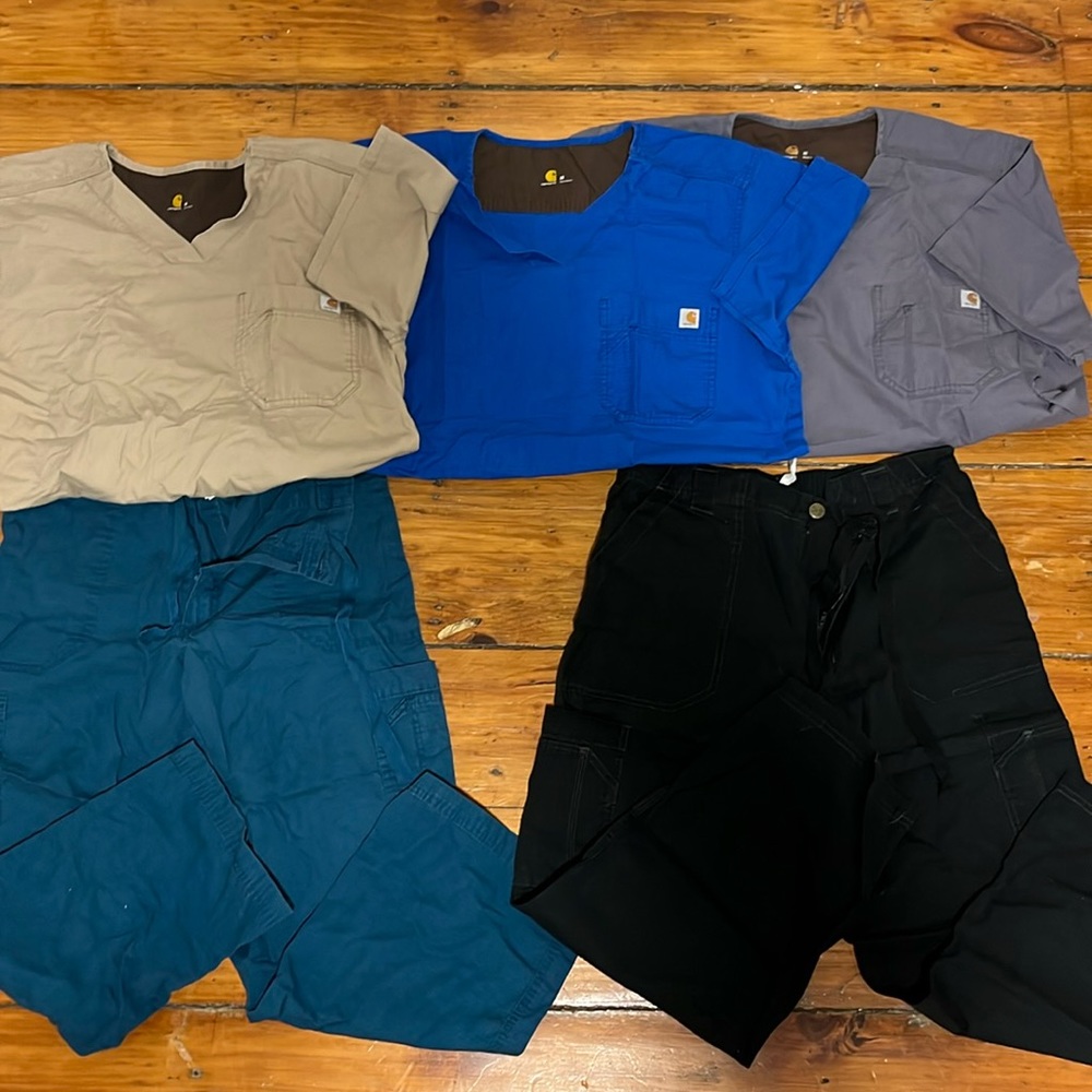 Mix and Match Men’s Carhartt Scrubs, 5 PIECES INCLUDED: 3 tops, 2 bottoms, all M